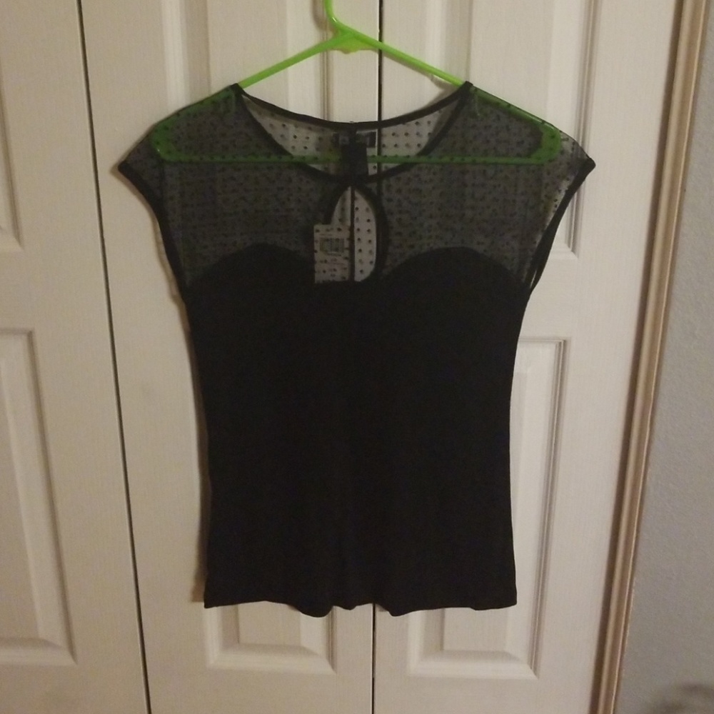 Balck top - Picture 2 of 3